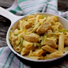 Kremowe penne z kurczakiem, które pokochasz – prosta receptura