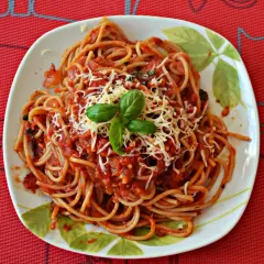Jak przygotować idealny sos do spaghetti napoli w prosty sposób