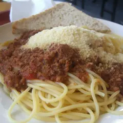 Jak pasteryzować sos do spaghetti z mięsem mielonym, by uniknąć zepsucia