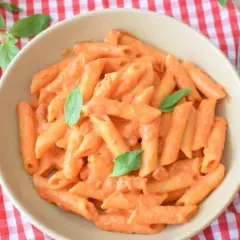 Penne alla vodka przepis – szybki i prosty sposób na pyszne danie