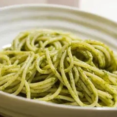 Smaczne spaghetti bez pomidorów – przepisy, które zaskoczą Twoje podniebienie