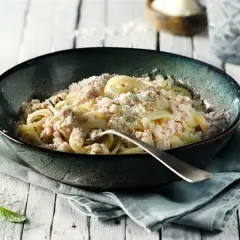 Białe spaghetti - łatwy przepis na pyszne danie, które zachwyca