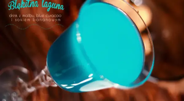 Pyszne drinki z sokiem bananowym i blue curacao, które zachwycą gości