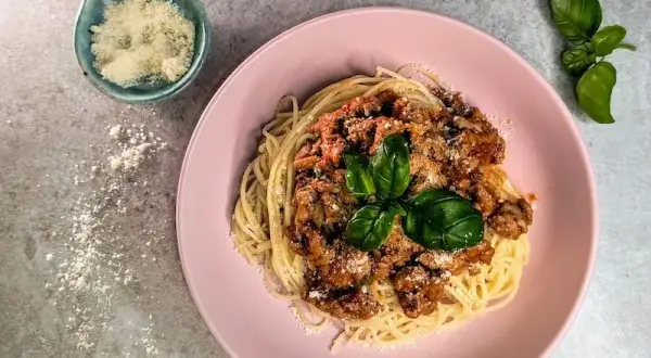 Szybkie i pyszne spaghetti bolognese z Knorr - proste przepisy i składniki