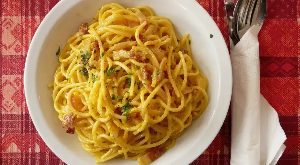 Przepisy Magdy Gessler na spaghetti, które zachwycą każdego miłośnika kuchni