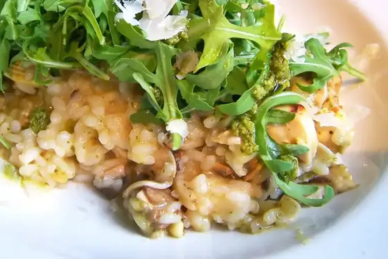 Risotto z pieczarkami - przepis na kremowy efekt bez błędów