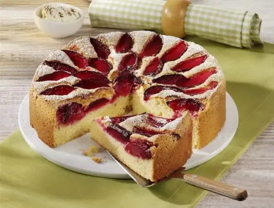 Puszyste ciasto ze śliwkami na oleju - sprawdzony przepis